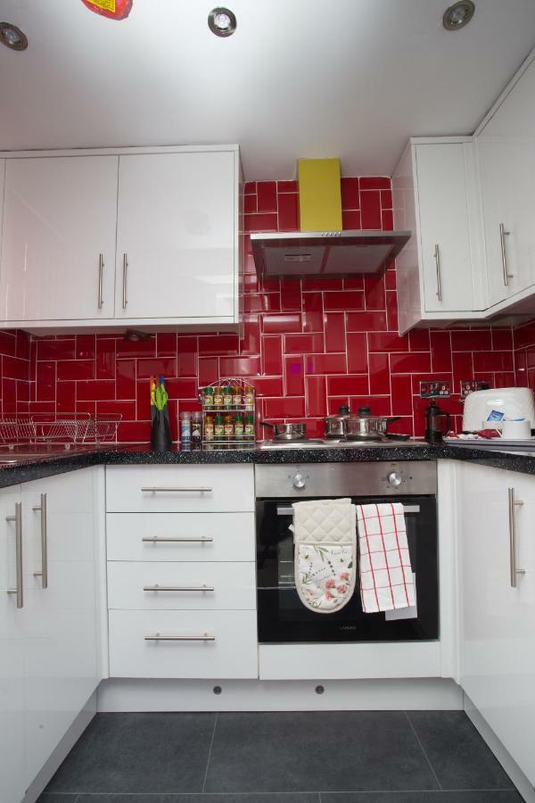 לידס Clifton Bespoke Serviced Apartments מראה חיצוני תמונה