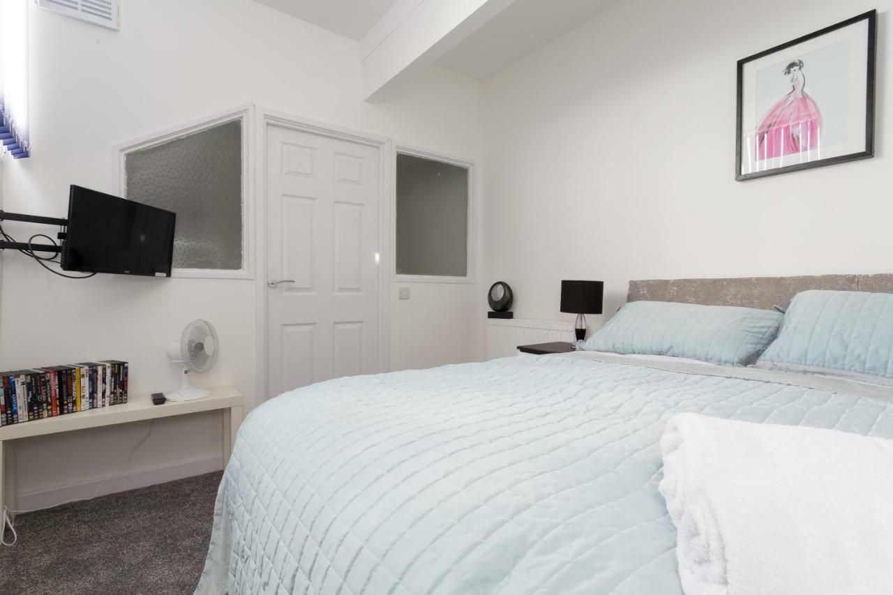 לידס Clifton Bespoke Serviced Apartments מראה חיצוני תמונה