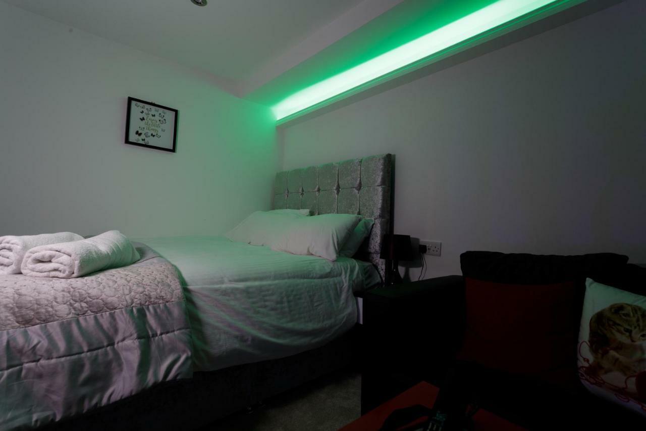 לידס Clifton Bespoke Serviced Apartments מראה חיצוני תמונה
