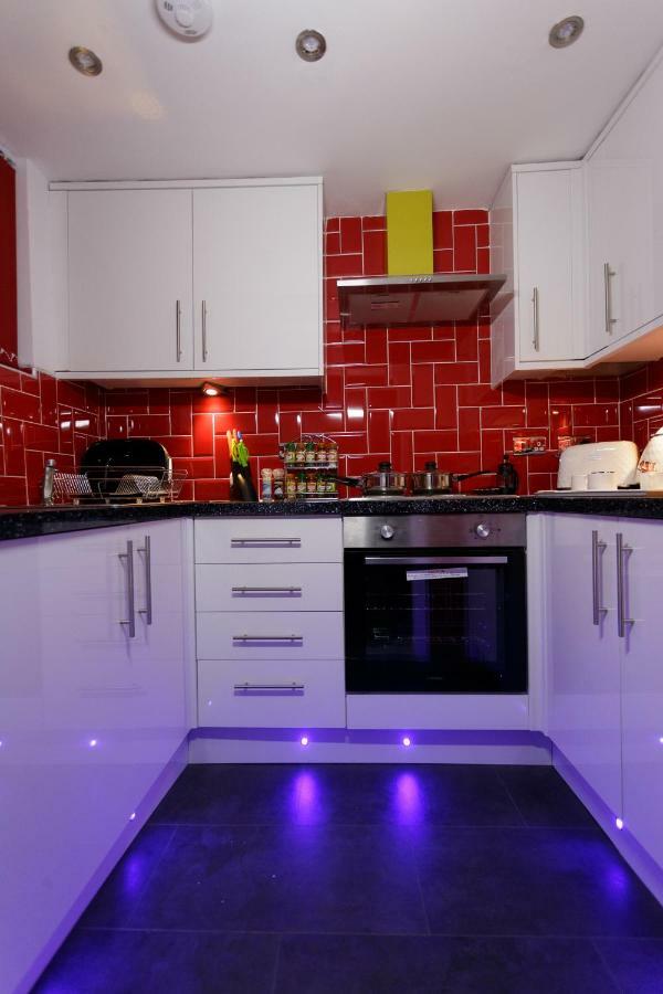 לידס Clifton Bespoke Serviced Apartments מראה חיצוני תמונה