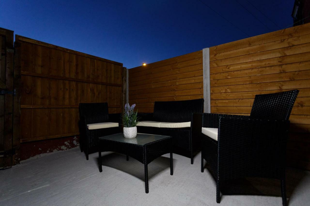 לידס Clifton Bespoke Serviced Apartments מראה חיצוני תמונה