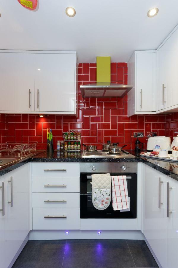 לידס Clifton Bespoke Serviced Apartments מראה חיצוני תמונה